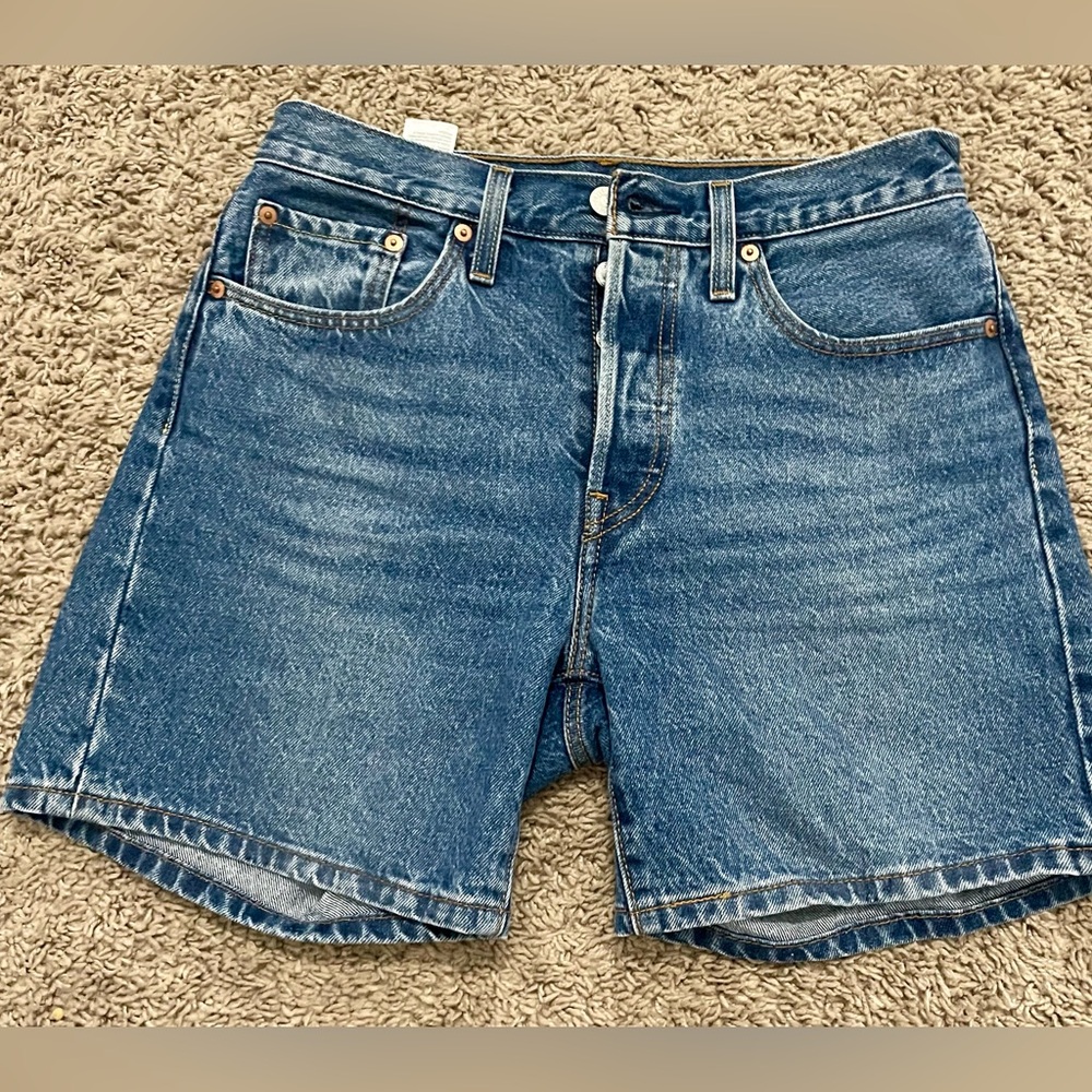Brand new Levi’s shorts 501. Size 27